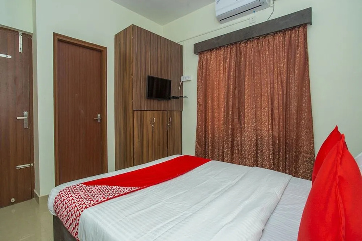 Room 2 of 16