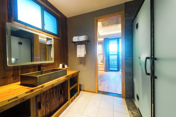 Room 181 of 259