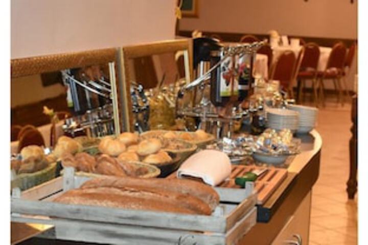 Breakfast/Coffee Service 39 of 47