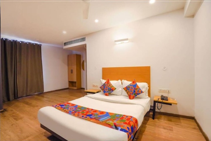 Room 3 of 16