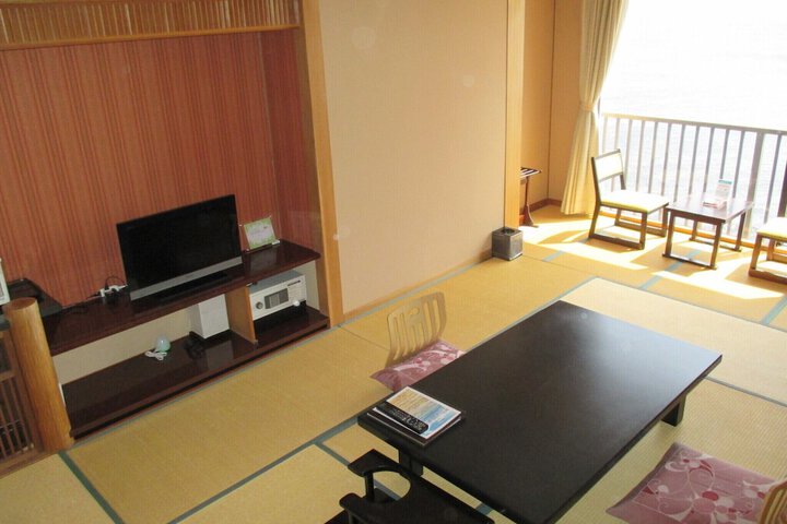 Room 25 of 124