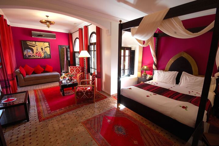 Room 25 of 180