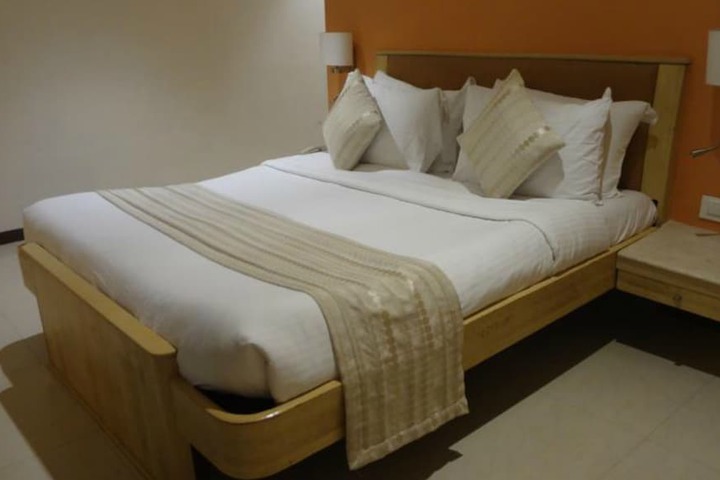 Room 5 of 44