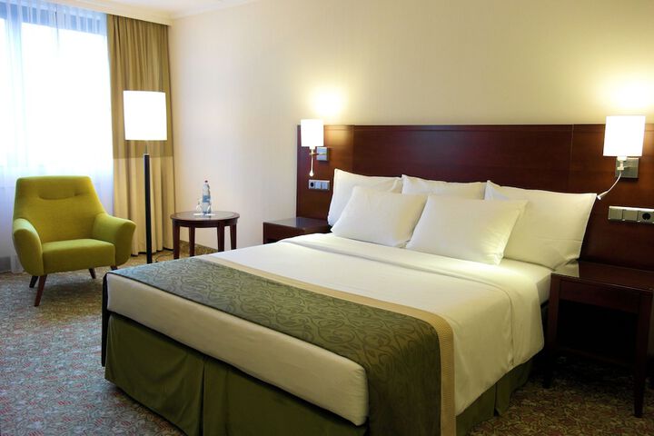Room 5 of 37