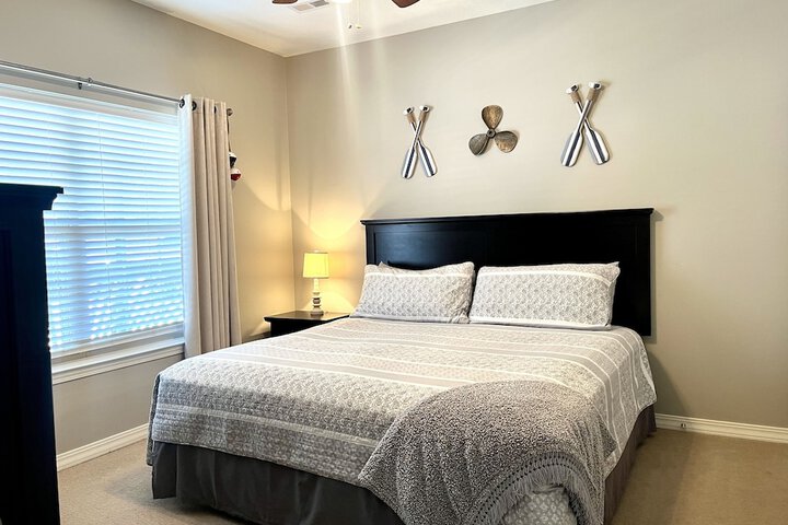 Room 4 of 25