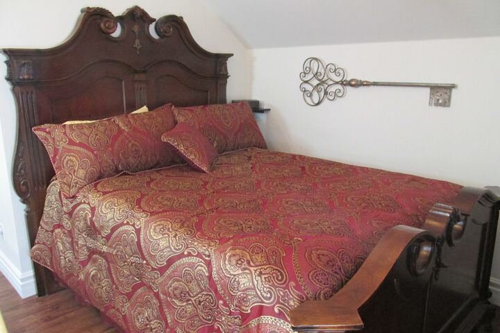 Room 10 of 46