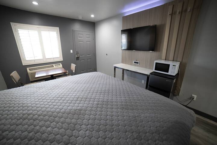 1 King Bed (15 of 23)
