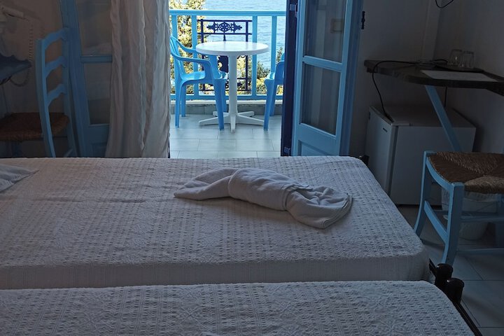 Room 6 of 26