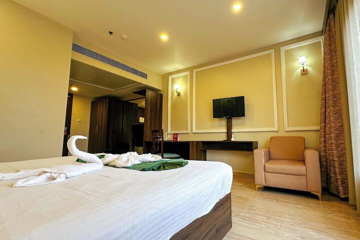 Room 8 of 37