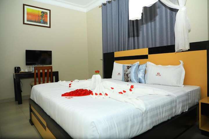 Room 18 of 31