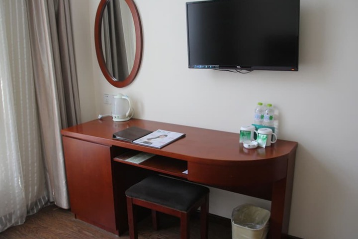 Room 43 of 61