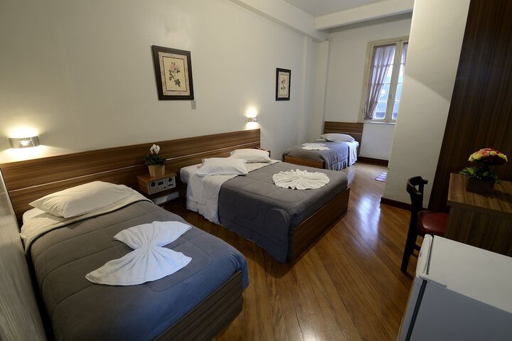 Room 5 of 17