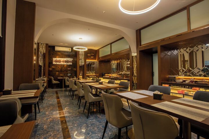 Dining 67 of 91