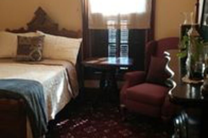 Room 8 of 34