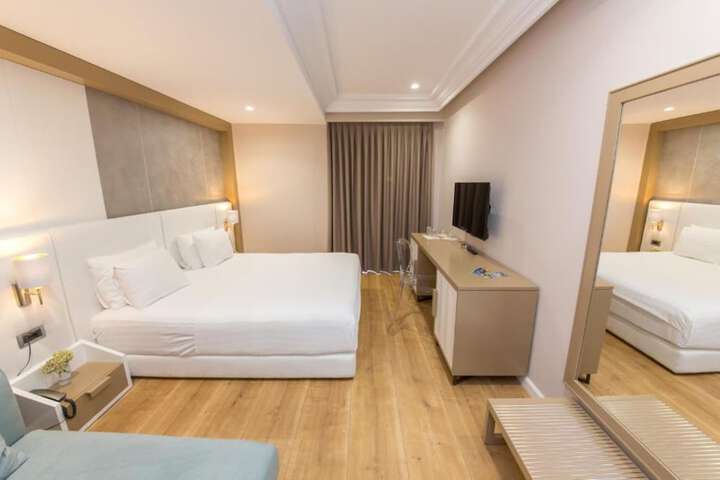 Room 7 of 71