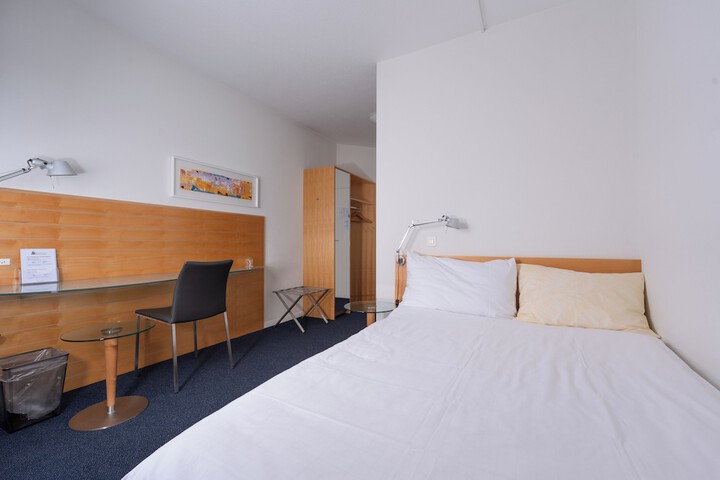 Room 27 of 55