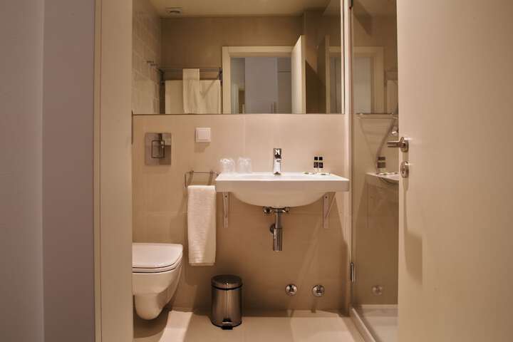 Room 49 of 93