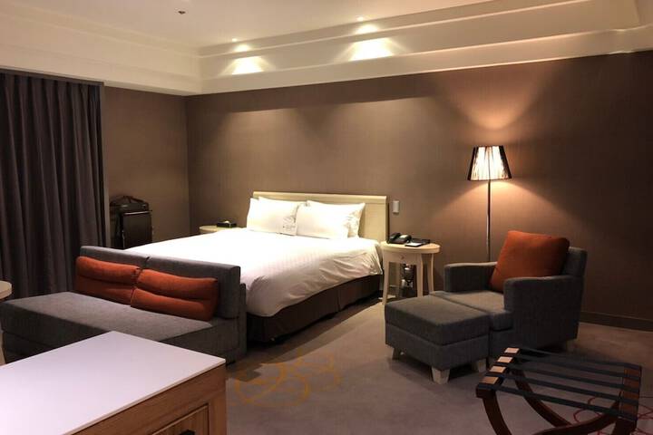 Room 10 of 50