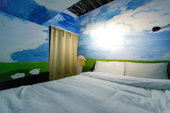 Room 27 of 67