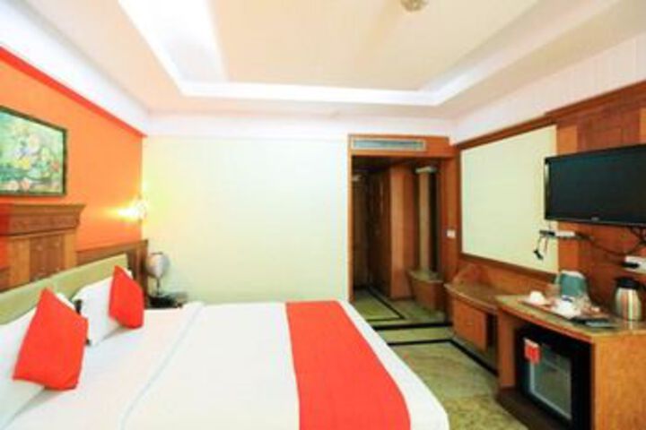 Room 12 of 42