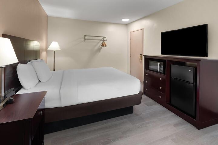Room 17 of 55
