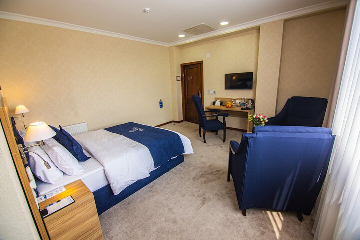 Room 6 of 47