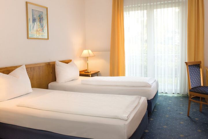 Room 7 of 37