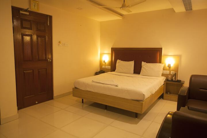 Room 7 of 15