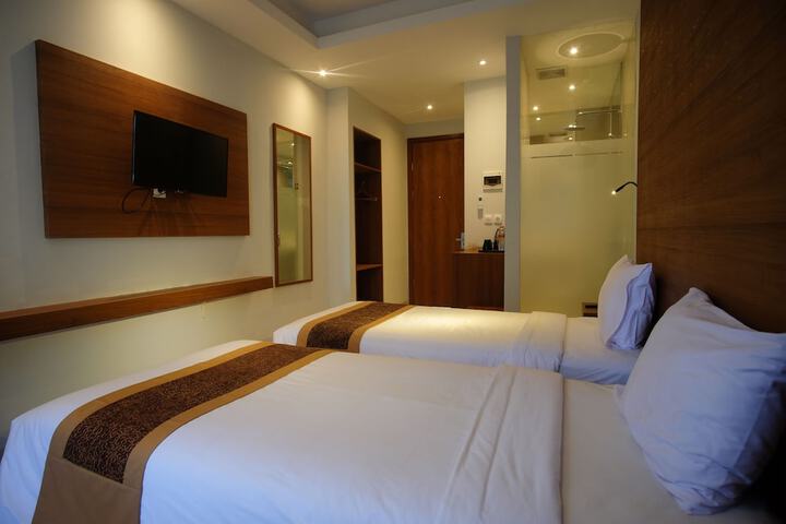 Room 5 of 27