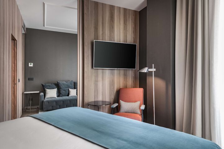 Room 16 of 47