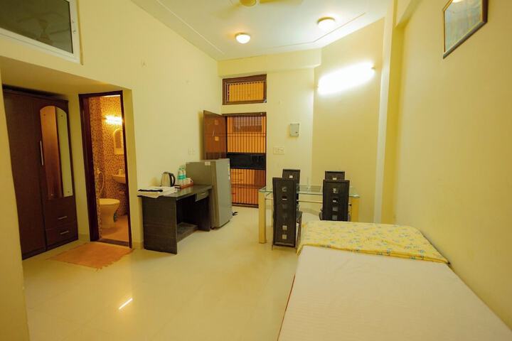 Room 2 of 14