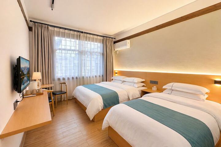Room 18 of 43