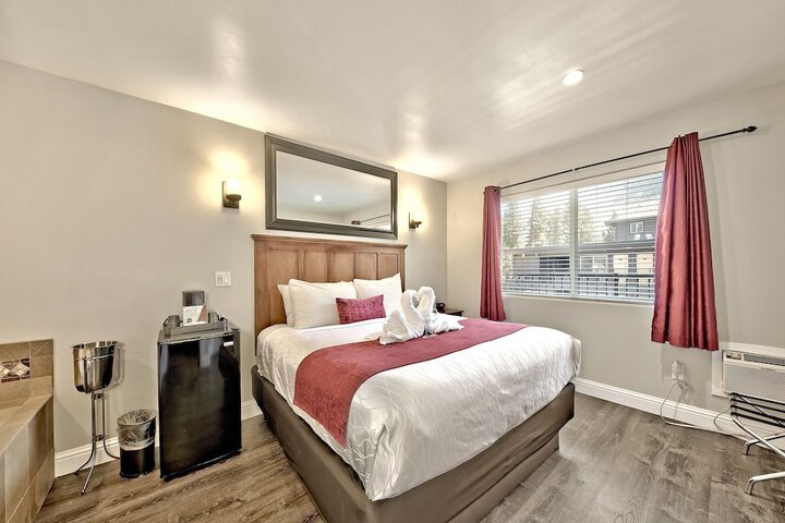 Standard | King Bed (1 of 36)