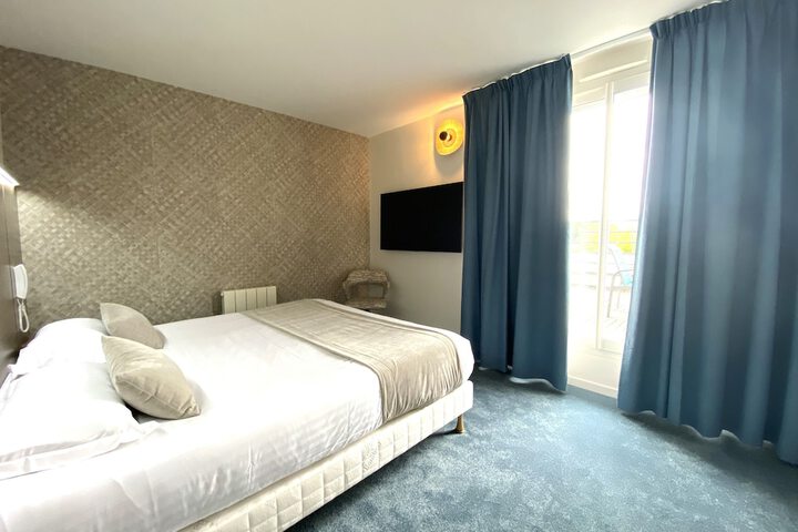Room 4 of 52
