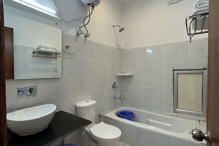Room 8 of 15