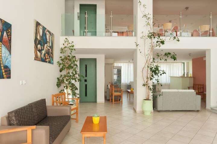 Guest Lobby