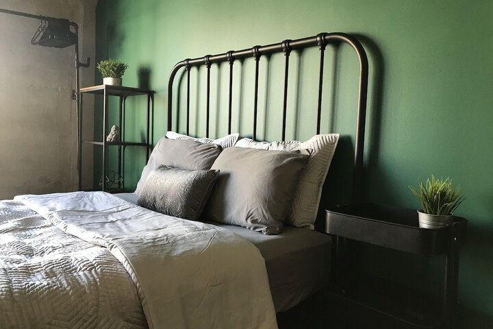 Room 19 of 108