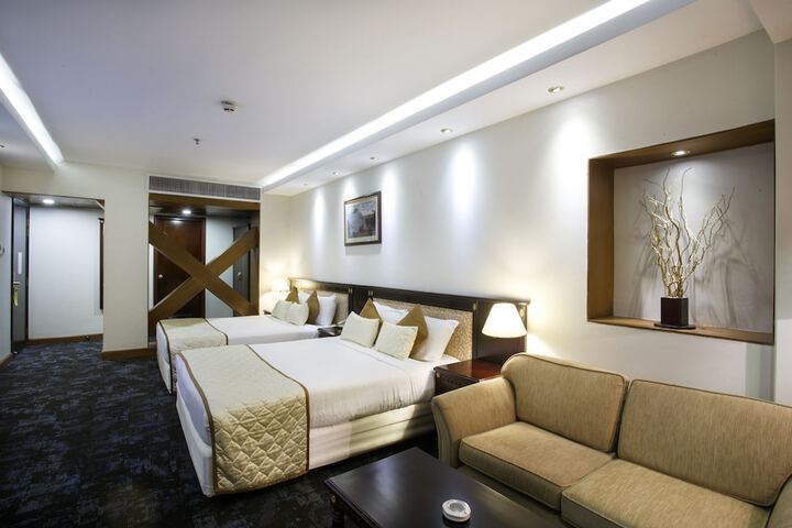 Room 42 of 258