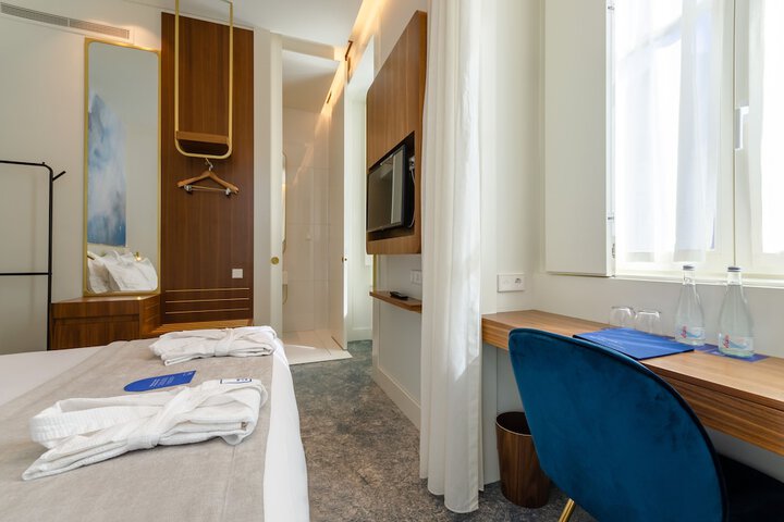 Room 18 of 48