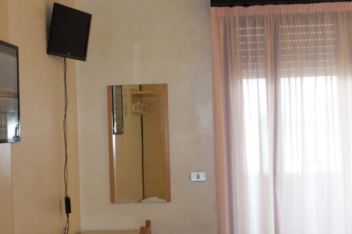 Room 10 of 50