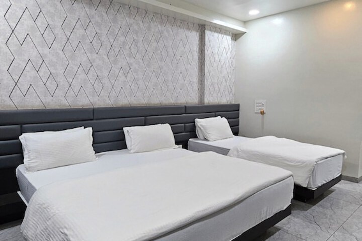 Room 17 of 36