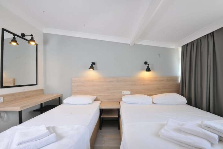 Room 8 of 39