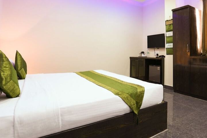 Room 16 of 20