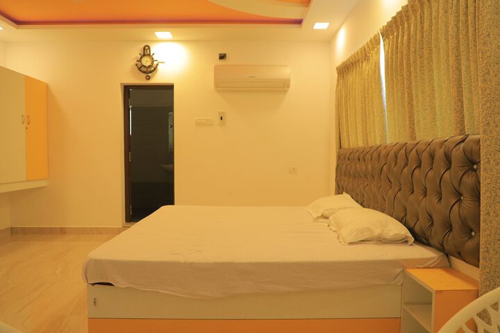 Room 7 of 19