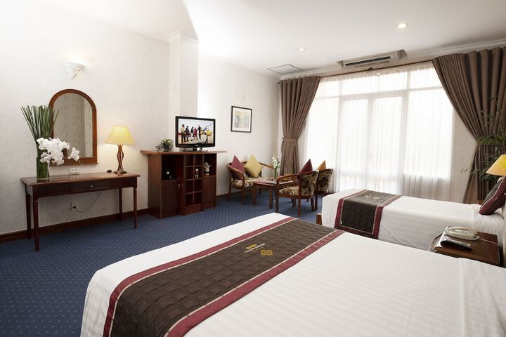 Room 6 of 42