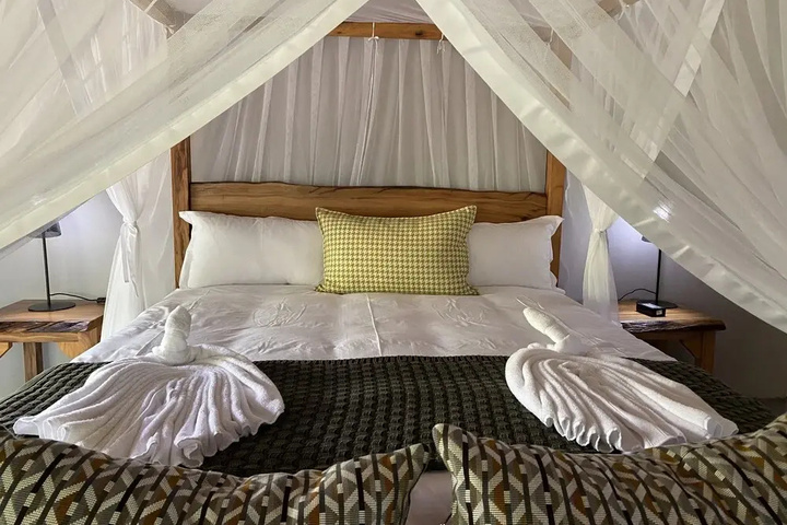 Room 4 of 27