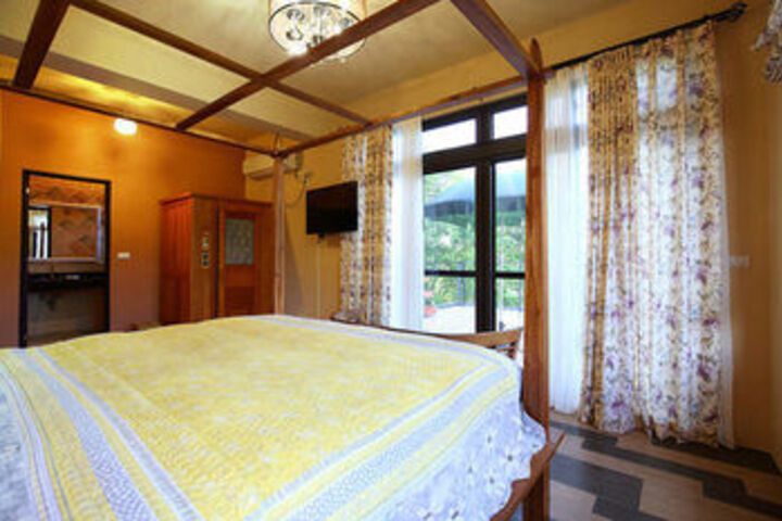 Room 38 of 53