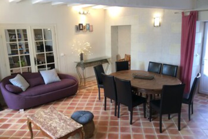Lounge 9 of 41