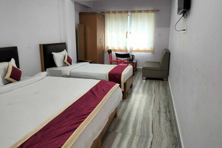 Room 5 of 16