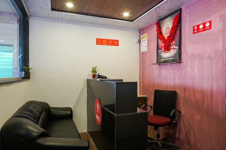 OYO 18653 HOTEL SWAMI SAMARTH